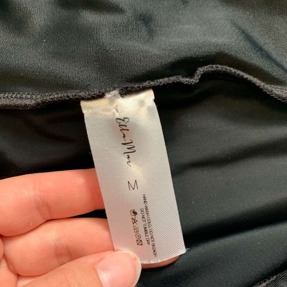 ❌SOLD❌Skirted Swim Capris - Picture 5 of 6